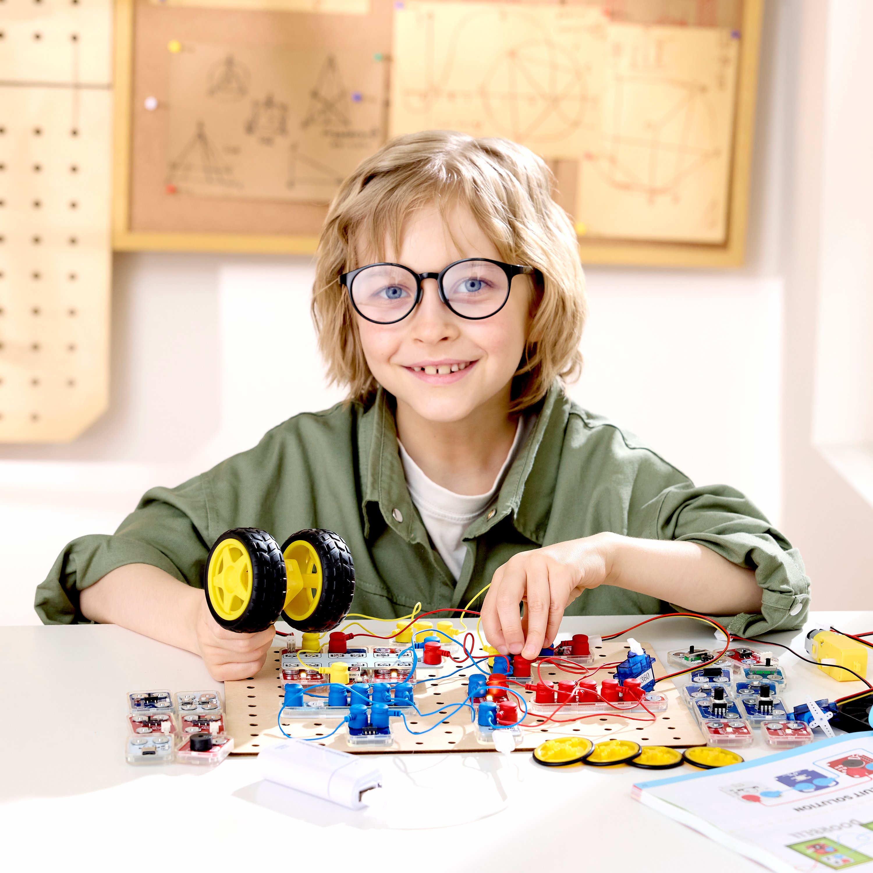 Circuit Explorer Lab Kit (ES, FR, EN)